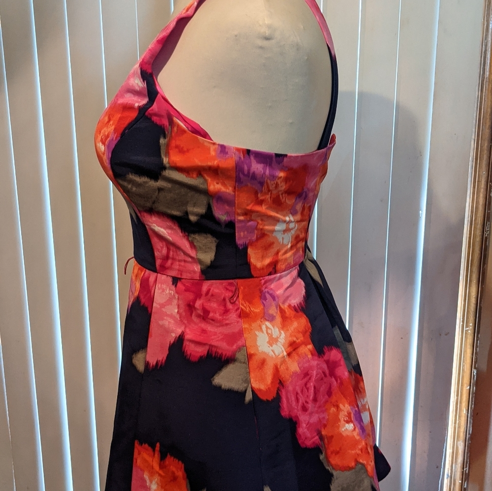 Dress - Picture 9 of 10